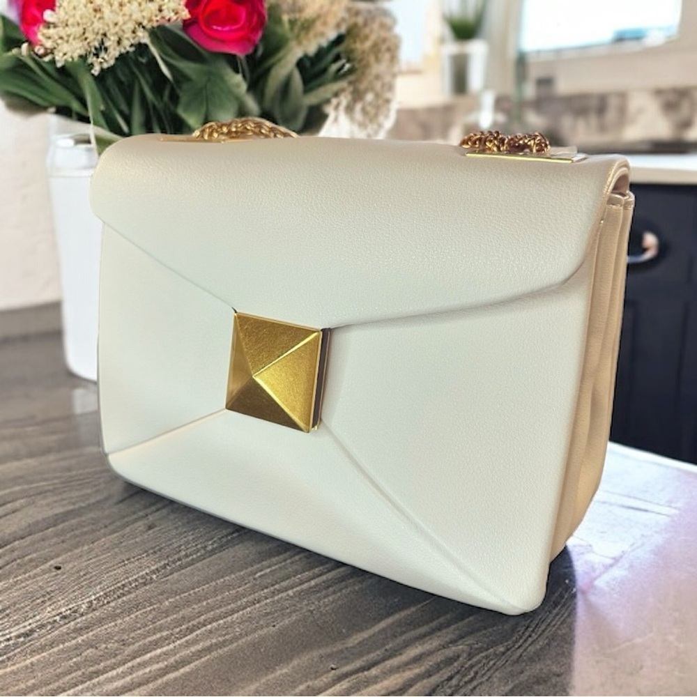NEW Genuine Leather White Square Crossbody Bag With Gold Rivet & Chain Strap